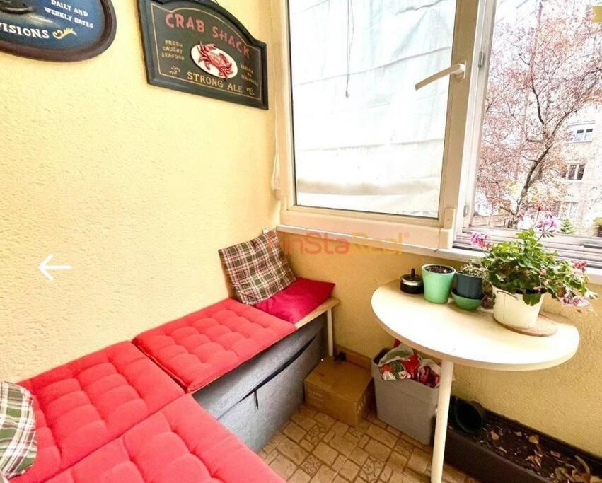 Economy Apartment 2 Min From The Main Station Bratislava Esterno foto